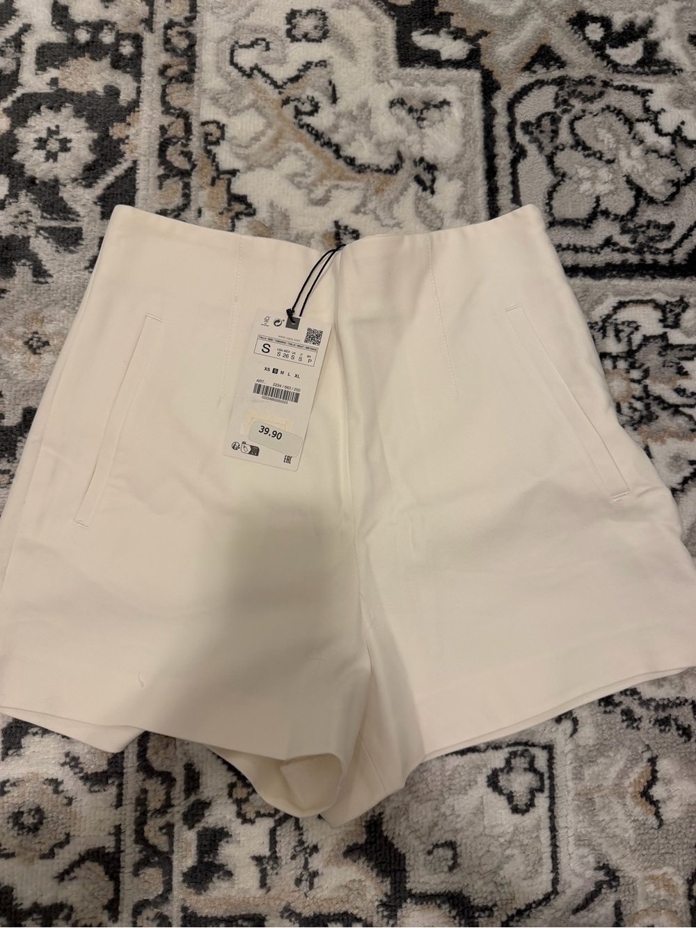 Women's High-Waist Tailored Cream Shorts ZARA SIZE SMALL NWT